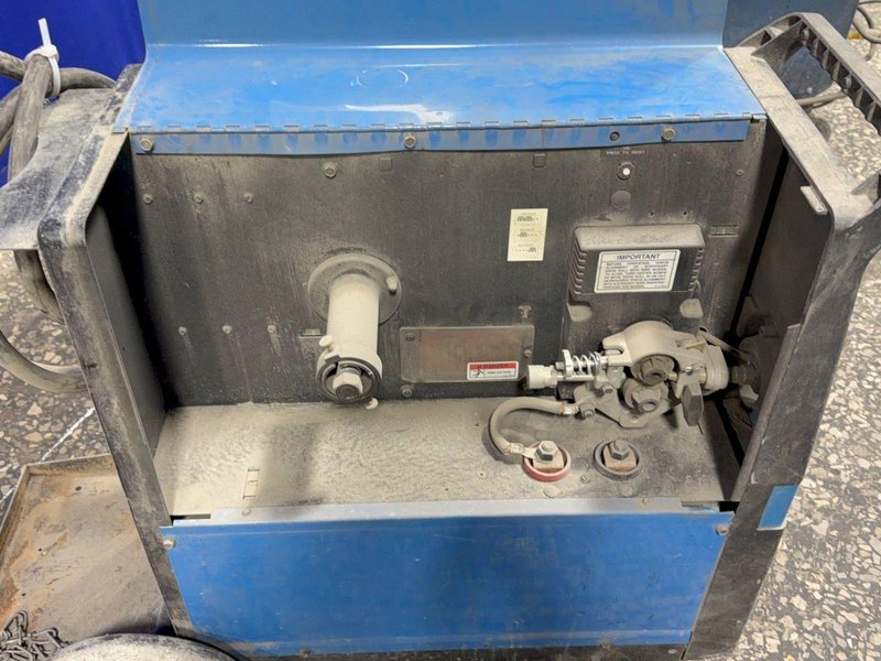 MILLER 200 AMP WELDER   -  MILLERMATIC 250