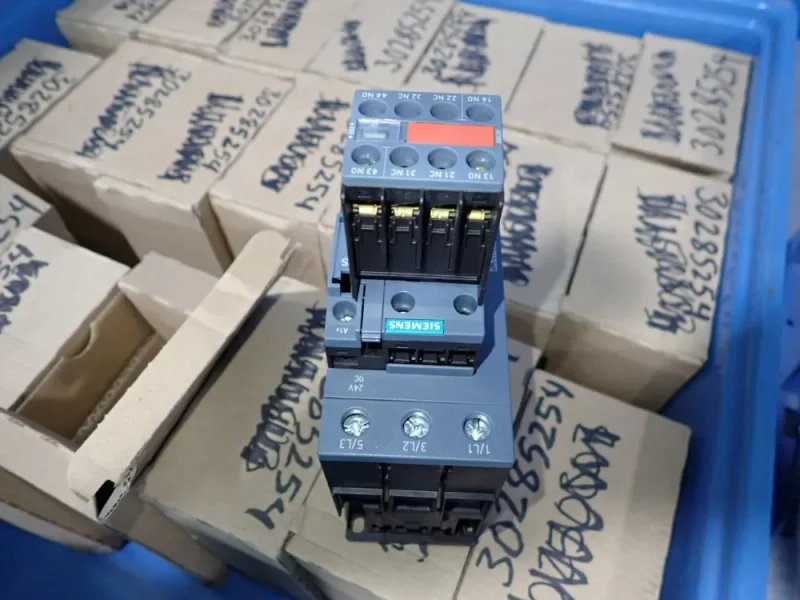 SIEMENS ACTUATOR  -  3RT2036-1KB44-3MA0