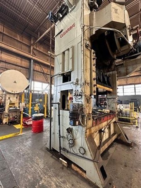 300 TON CLEARING STAMPING PRESS