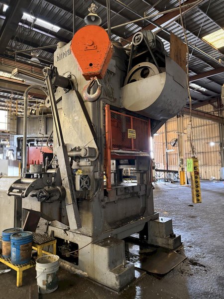 200 TON MINSTER P2-200-48 PIECE MAKER STRAIGHT SIDE HIGH SPEED PRESS. STOCK #0432526
