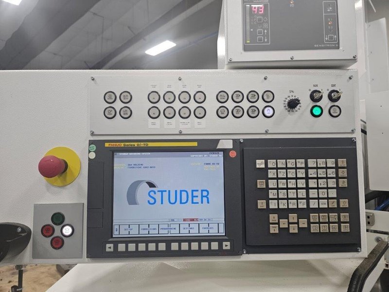 Studer Favorit CNC Cylindrical Grinder, 2021 – Low Hours, Fanuc Control, Tooling