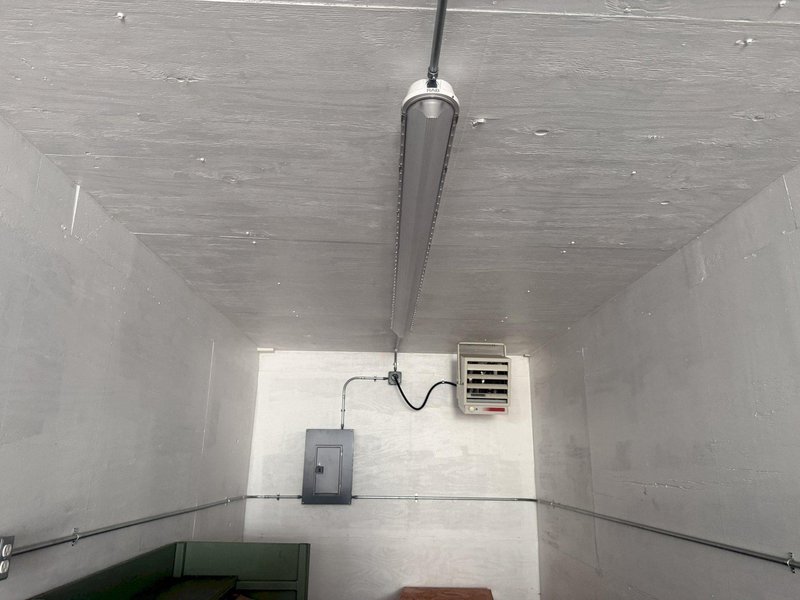 40' KAWASAKI SHIPPING CONTAINER, WITH POWER &amp; INSULTED WITH HEAT: YOBRO #25220