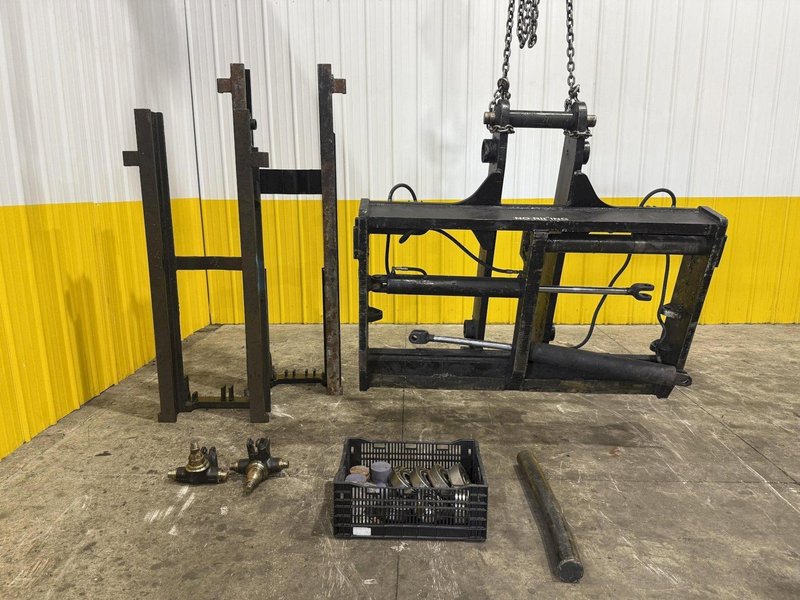 30,000 LBS SUPERIOR FAB MODEL #98-105-617 FORKLIFT MAST: YOBRO #23993