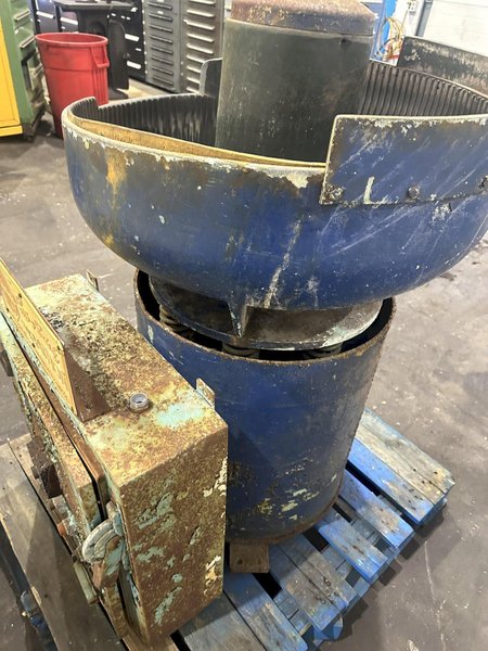30 ROTOSPIN VIBRATORY BOWL FINISHER: STOCK #77501