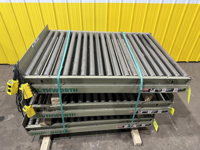 3800 LBS X 60" X 42" SOUTHWORTH HYDRAULIC SCISSOR LIFT TABLE WITH ROLLER CONVEYOR TOP, 110 VOLT: STOCK #20888