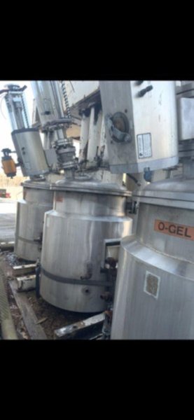 ROSS 200 GALLON MIXERS  -  PVM 100