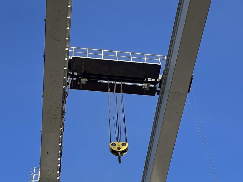 SWF - Gantry Crane 70 ton + 5 ton x 25 meter