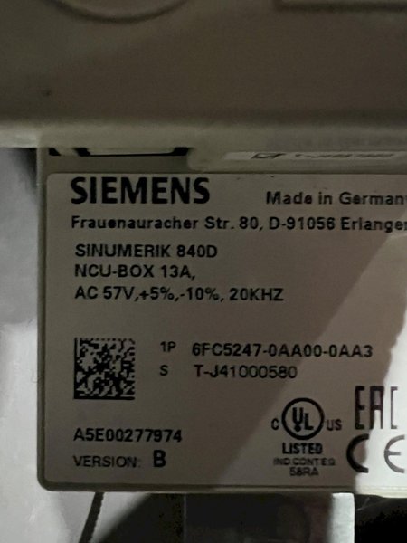 Siemens Simodrive Servo Drive Unit 6FC5247-0AA00-0AA3 6FC52470AA000AA3