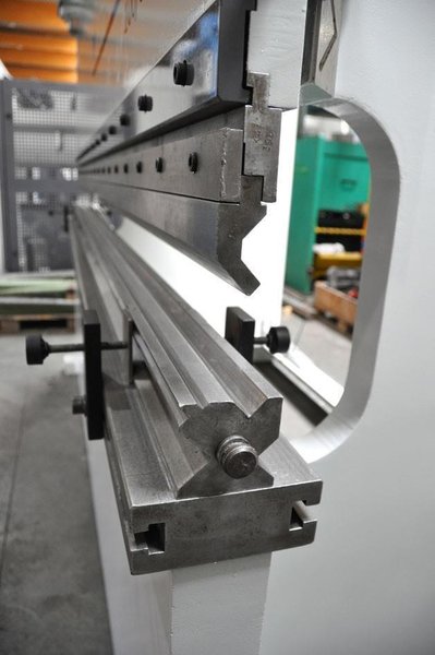 LVD - PP 100 ton x 3100 mm