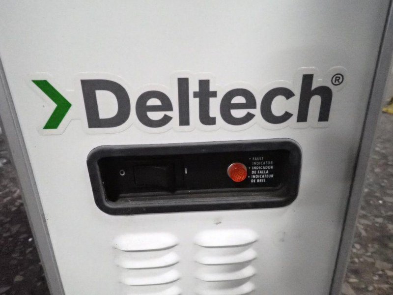 DELTECH 25 SCFM COMPRESSED AIR DRYER  -  HTD25