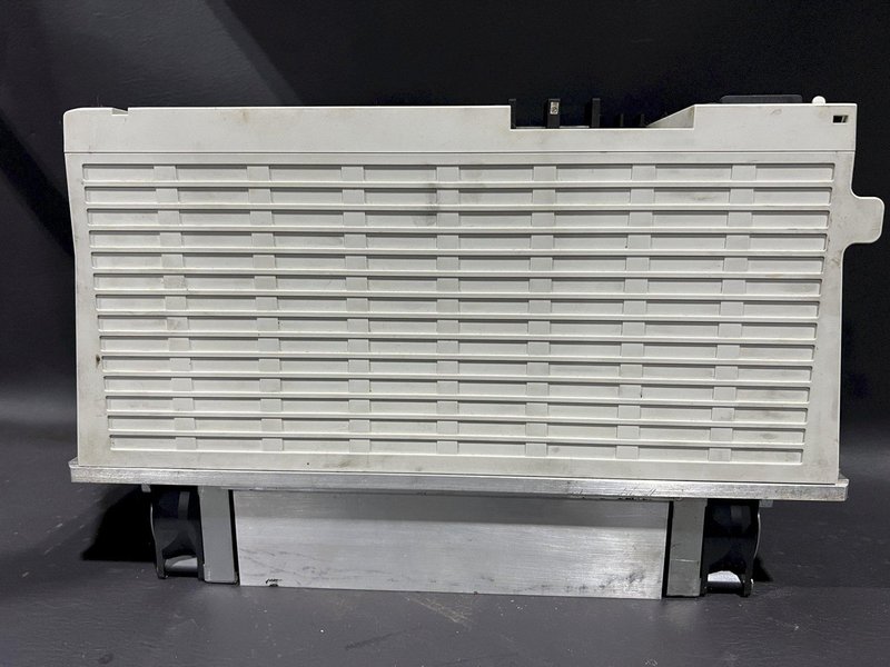 Mitsubishi CNC Spindle Drive Amplifier MDS-C1-SP-300 MDSC1SP300