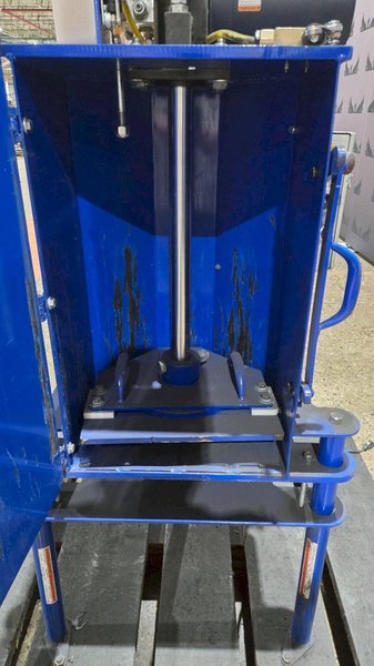 ZORIN HPC-405 5G HYDRAULIC PAIL CRUSHER USED 115V
