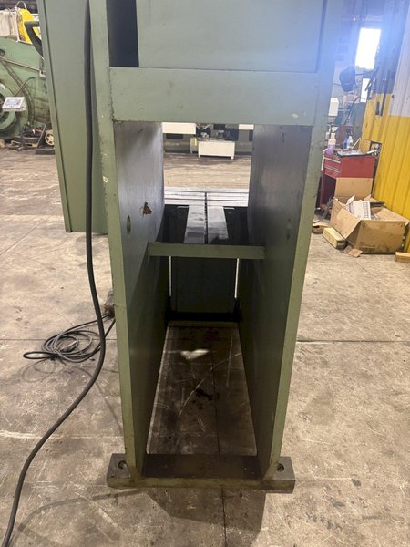 75 TON PACIFIC MODEL #75PF PRESSFORMER HYDRAULIC PRESS 10" STROKE: YOBRO #25330