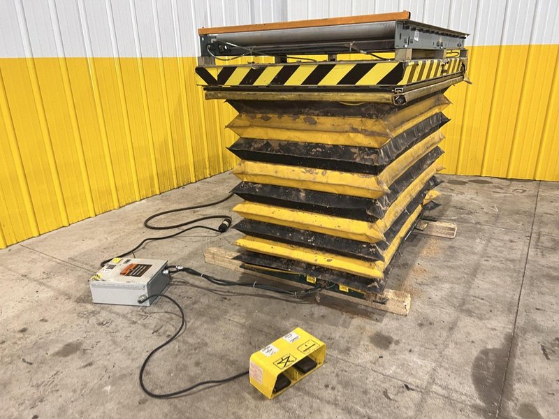 3500 LB X 60" X 36" SOUTHWORTH MODEL #4428610 HYDRAULIC SCISSOR LIFT TABLE WITH ROLLER TOP: STOCK #20934