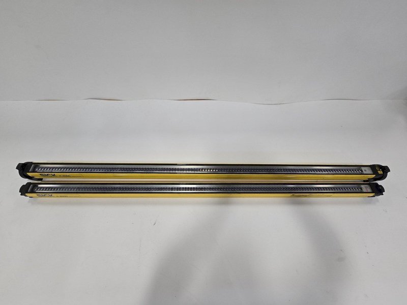 SICK XC40E-1203A0A0AAA0/XC40S-1203A0A0AAA0 LIGHT CURTAIN SET USED