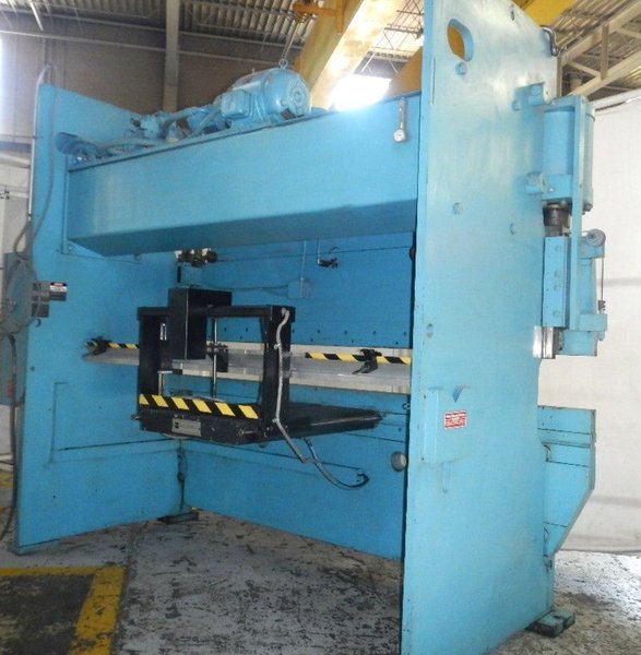 10' X 135 TON NIAGARA HYDRAULIC PRESS BRAKE MODEL HBM-135-8-10