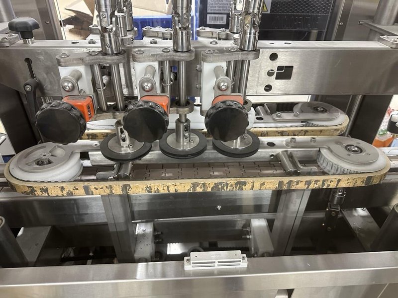 Geninox Spindle Capper with Bowl Feeder, 2020