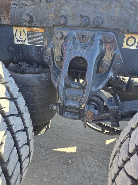 PETERBILT 567 - Trucks