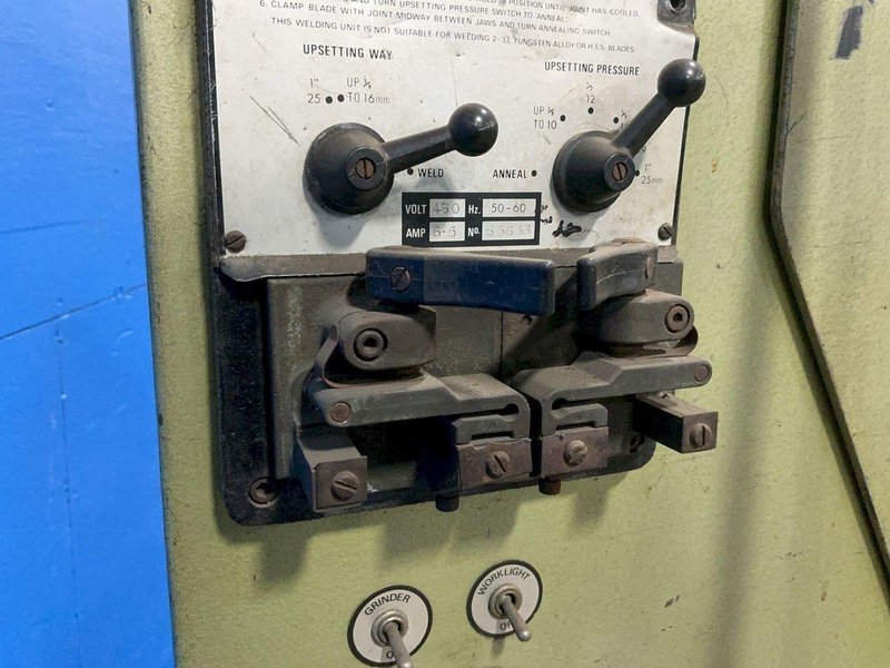 STARTRITE 21” X 21” VERTICAL BAND SAW   -  BRO.25