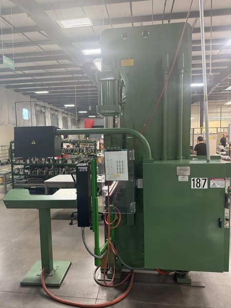 90 Ton x 8′ Cincinnati 90-CBII Press Brake, 1996 – Backgauge