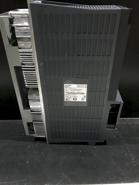 MITSUBISHI MDS-D-V1-20 SERVO DRIVE UNIT NEW