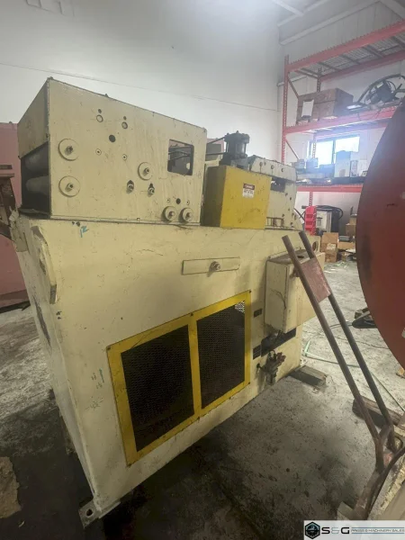 8,000 LBS X 18" PERFECTO PULL OFF REEL AND POWERED STRAIGHTENER: YOBRO #26125
