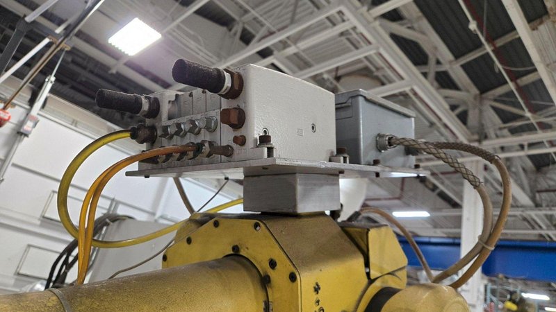 FANUC M-16IB/20 + R-J3IB ROBOT ARM AND CONTROL PANEL NO TEACH PENDANT USED