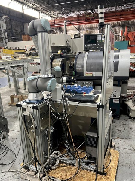 Universal Robots UR10e Cobot With Parts loading base/station. New-2020