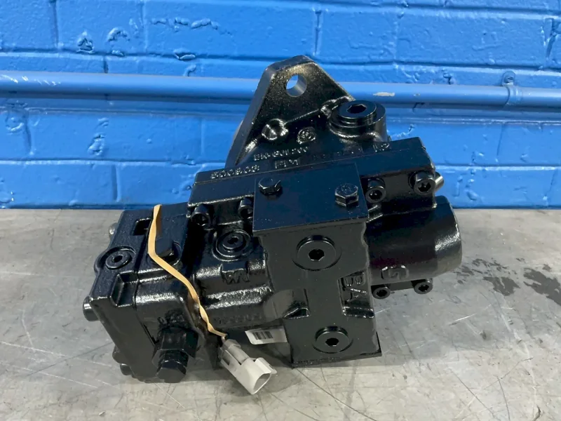 DANFOSS MOTOR TRACK DRIVE  -  51C060-1-RD1B