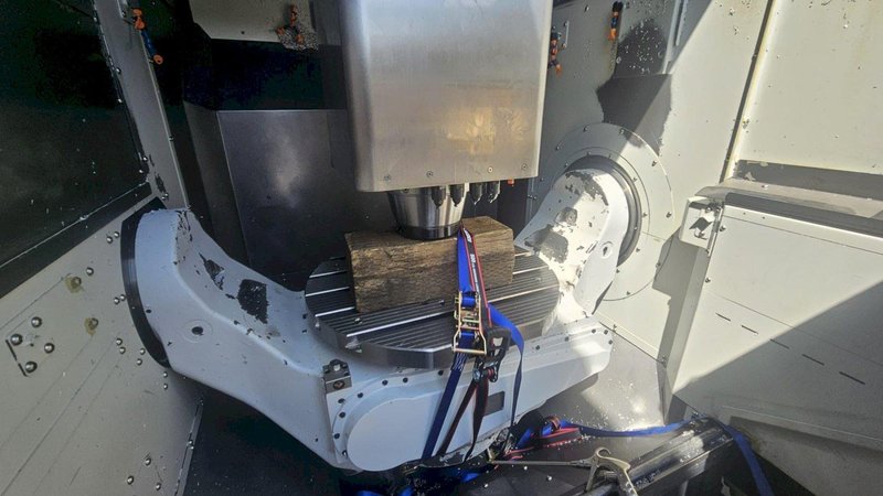 Doosan DVF 6500 5-Axis VMC, 2022 – 1000 PSI, Spindle Probe