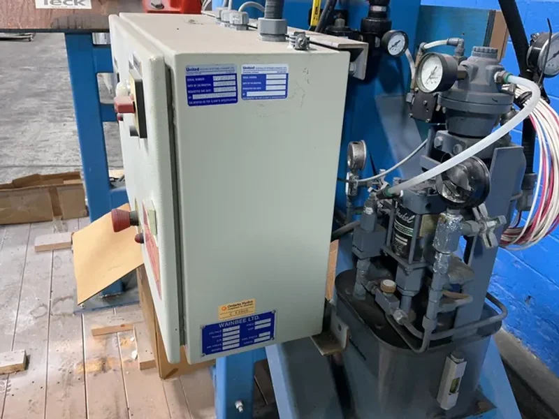 POTTERY SUPPLY HOUSE KILNS &amp; FURNACES 1300 DEG CELSIUS ELECTRIC KILN  -  K223-2416