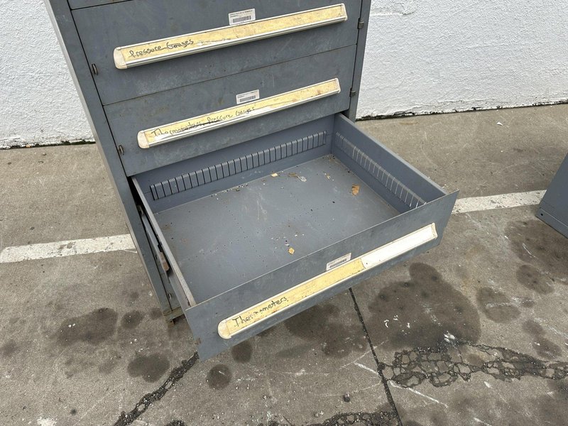 7 DRAWER 30" X 27-1/2" X 59" VIDMAR CABINET: STOCK #77986