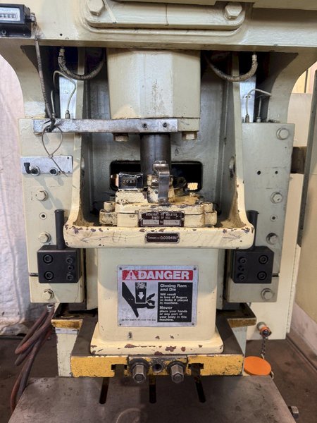 35 TON STAMTEC G1-35 GAP FRAME PRESS. STOCK # 0669425