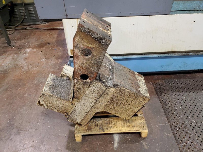 MAZAK VTC-30 VERTICAL MACHINING CENTER. STOCK # 1260522