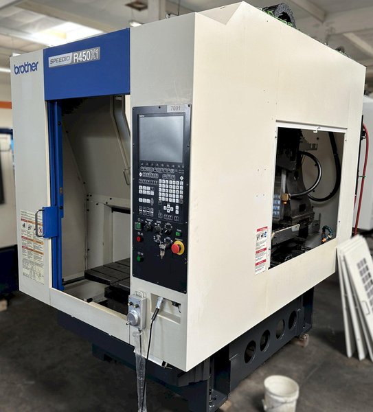 Brother SPEEDIO R450X1 Pallet Changing Compact Machining Center 10,000 RPM Spindle Tapping RPM 6,000