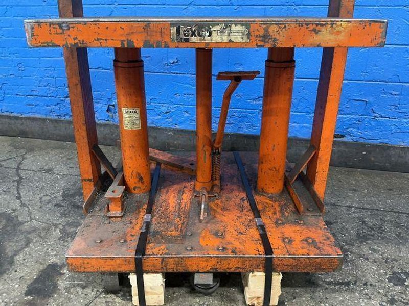 Lexco 2000 Lbs Lift Table - Special Dh-3339-22