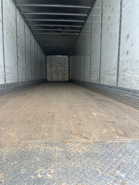 2016 Vanguard 53 x 102 5V8VC5328GM610462