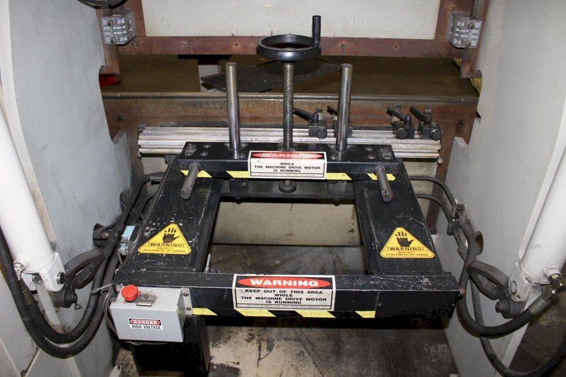 60 TON ACCURPRESS PRESS BRAKE