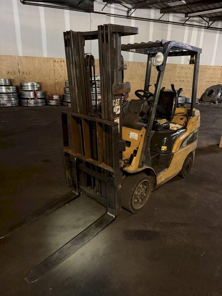 5,000 LB CATERPILLAR C-5000 PROPANE FORKLIFT. STOCK # 0771626