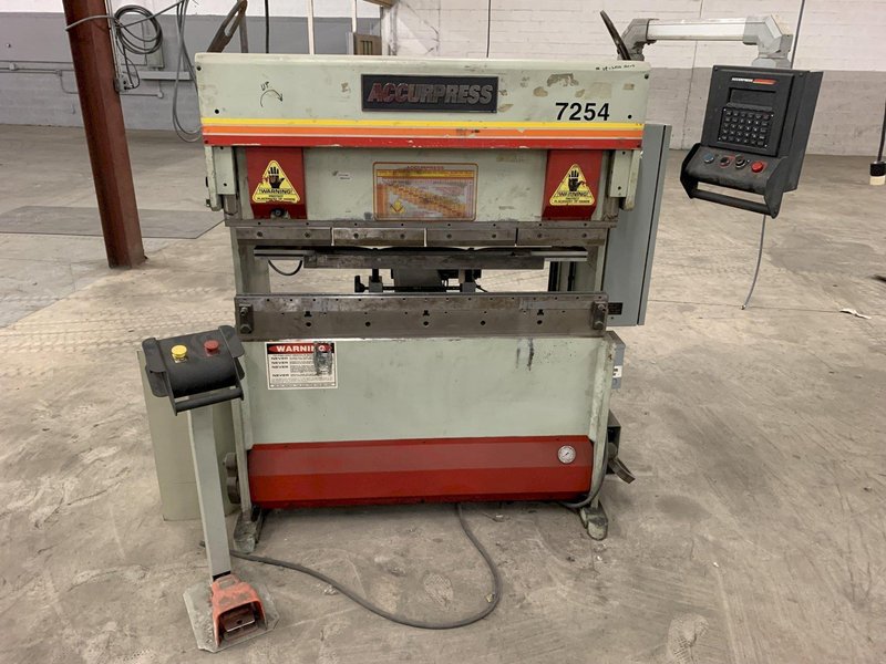 1998 Accurpress 7254 Hydraulic Press Brake (#5629)
