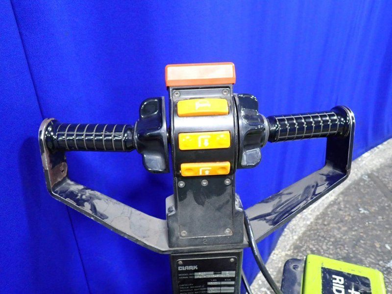 CLARK 4500 LBS ELECTRIC PALLET JACK  -  WP40