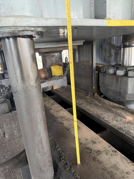 2000 TON HEAVY DUTY 4-POST HYDRAULIC PRESS, USED FOR STRAIGHTENING PIPE &amp; BAR: YOBRO #25137