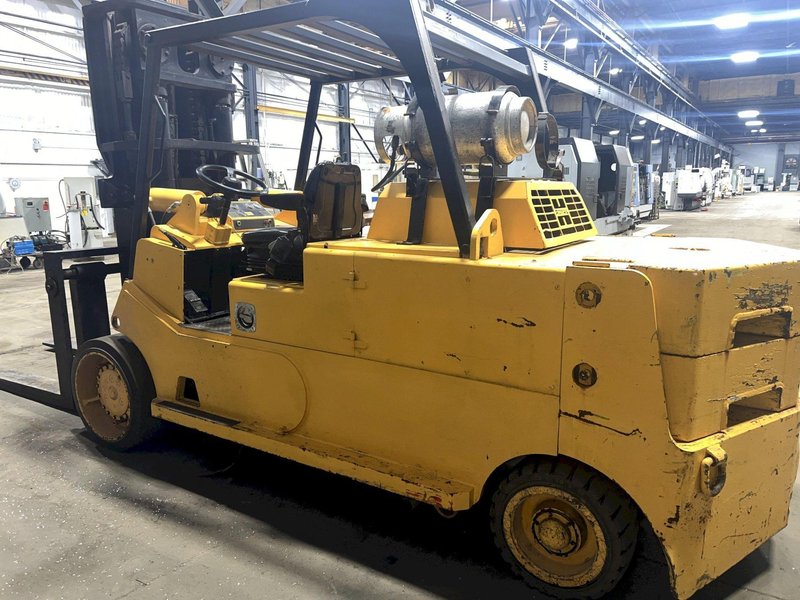 Royal T400C Gas/LGP 40,000 Lbs Forklift Fork Truck Hard Tire with Hoist Taylor Cat Tow Motor