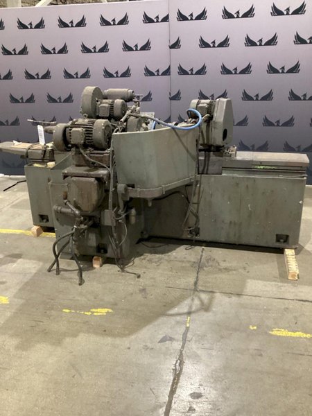 YANG IRON YAM-GU27-100H CYLINDRICAL GRINDER USED