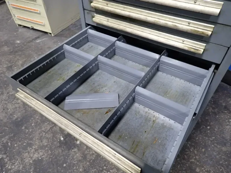 EQUIPTO 7 DRAWERS TOOL CABINET