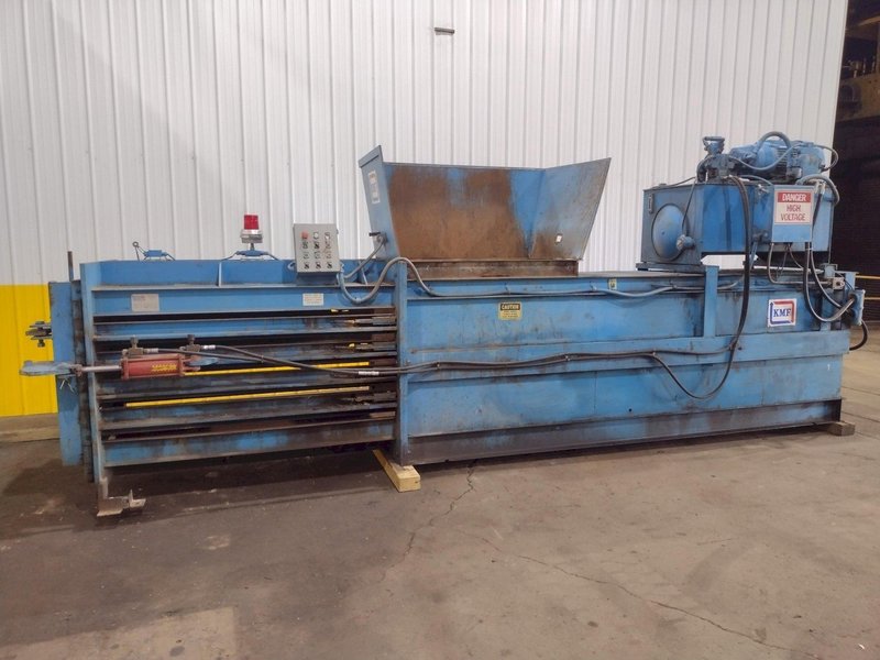 30&quot; X 40&quot; KMF MODEL 3040L CLOSED END HYDRAULIC HORIZONTAL BALER: STOCK #17911