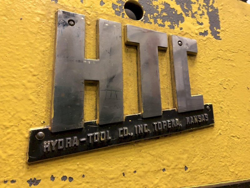 30 TON X 10' HTC MODEL #830GS HYDRAULIC PRESS FLANGED BED PUNCH BRAKE: STOCK 16953