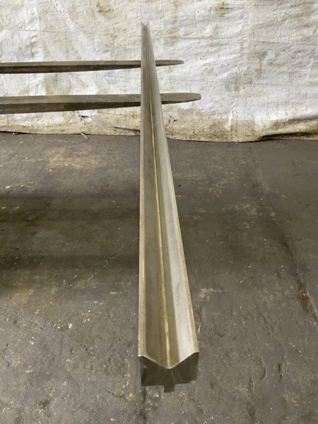 120" X 2-1/2" OPENING 90 DEGREE, FEMALE PRESS BRAKE DIE: STOCK #81517
