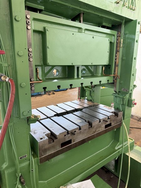 100 TON MINSTER P2-100-48 PIECE MAKER STRAIGHT SIDE HIGH SPEED PRESS. STOCK # 0883425