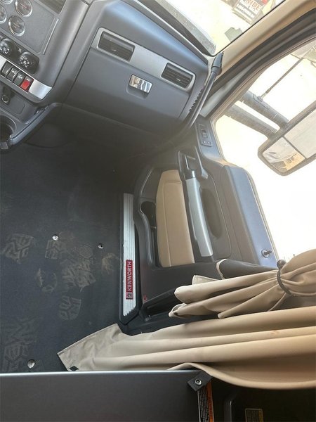 2022 Kenworth T680 1XKYD49X5NJ499897